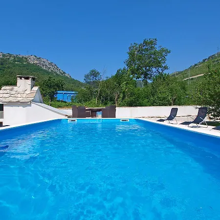 Bubalo-1 Apartamento Omiš